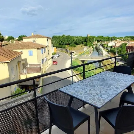 Les Arts 2 Apartment *